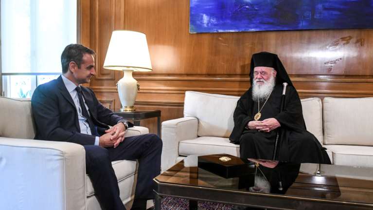 Μητσοτάκης σε Ιερώνυμο: Να τηρήσουμε τα μέτρα για να κάνουμε Χριστούγεννα με τις εκκλησίες ανοιχτές