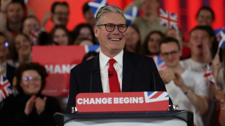 Βρετανία: Ιστορική επιστροφή των Εργατικών στην εξουσία μετά από 14 χρόνια - Νέος πρωθυπουργός ο Κιρ Στάρμερ