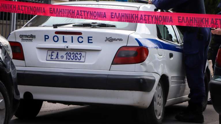 Αχαρνές: Συνελήφθησαν 5 ανήλικοι και ένας ενήλικας που διέρρηξαν κοινωνικό φαρμακείο