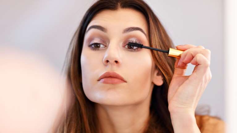 Αυτό είναι το μεγαλύτερο λάθος που κάνουν οι περισσότερες γυναίκες στο μακιγιάζ των ματιών