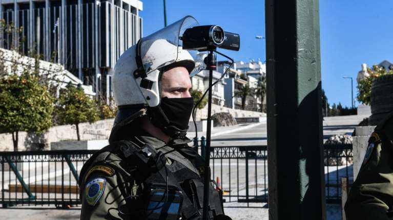 ΕΛΑΣ: Έκαναν την εμφάνισή τους οι πρώτες κάμερες των ΜΑΤ- Στο φοιτητικό συλλαλητήριο [Βίντεο]