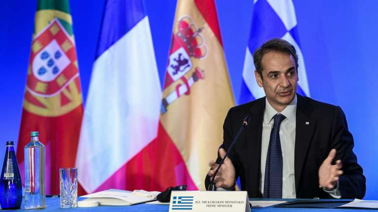 Μήνυμα Μητσοτάκη προς Ερντογάν λίγο πριν το τετ α τετ της Δευτέρας: Διάλογος με σεβασμό του Διεθνούς Δικαίου