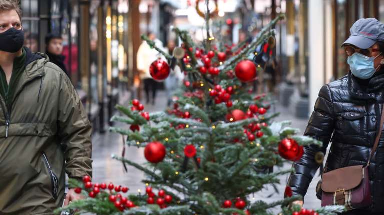 Κορονοϊός: Άρση lockdown στη Βρετανία από 2 Δεκεμβρίου με σκληρά τοπικά μέτρα - Το σύστημα των &quot;τριών βαθμίδων&quot;