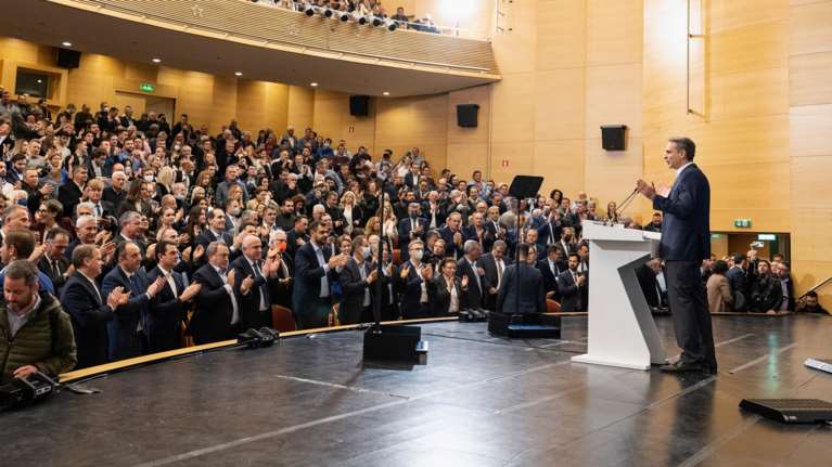 Το σενάριο για εκλογές τον Μάιο και δεύτερες τον Ιούνιο: Οι κάλπες στην Τουρκία και οι νέες σκέψεις στο Μαξίμου