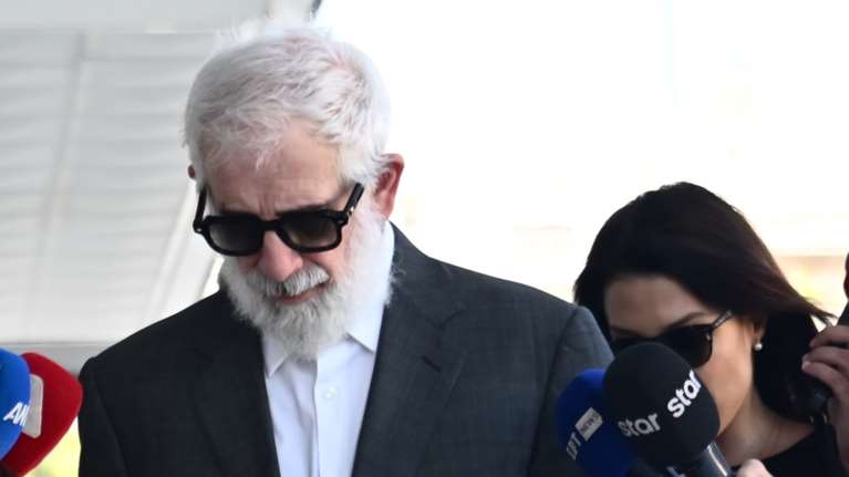 Ομόφωνα ένοχος ο Πέτρος Φιλιππίδης για τις δύο απόπειρες βιασμού - Ξέσπασαν σε κλάματα οι καταγγέλλουσες