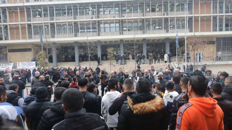 Επιμένει ο εισαγγελέας: Ζητάει την προφυλάκιση του αστυνομικού που πυροβόλησε τον 16χρονο Ρομά