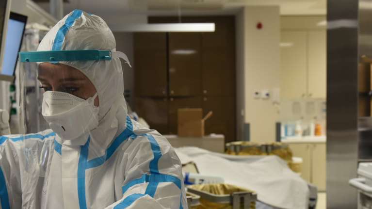 ΠΟΕΔΗΝ: Στα όριά του φθάνει το ΕΣΥ- Με τόσα πολλά κρούσματα έχει 10 ημέρες ζωής...