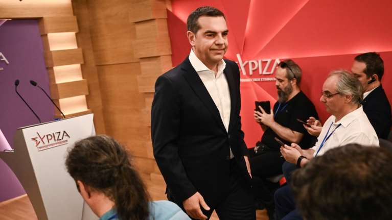 Άρχισε η φαγωμάρα στον ΣΥΡΙΖΑ: Άφαντος ο Τσίπρας - Σενάριο αποστρατείας του μέσω διαρχίας