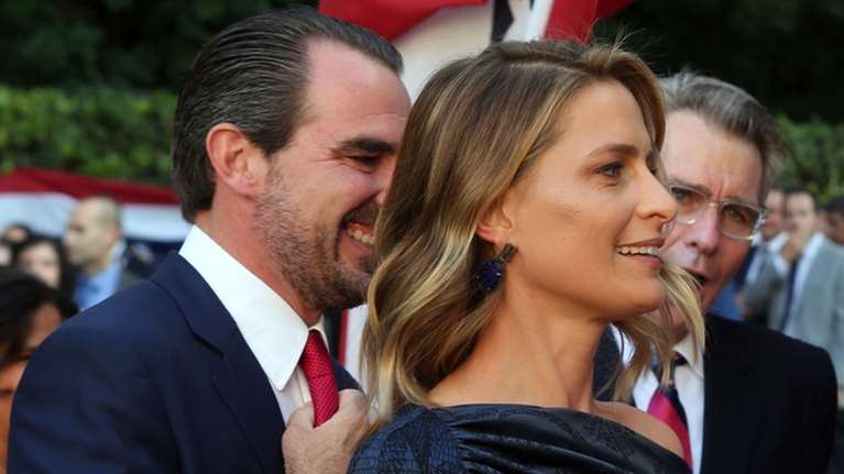 Τατιάνα - Νικόλαος: Τα βλέμματα της αγάπης, το κομψό look της Μπλάτνικ και η στήριξη στον σύζυγό της