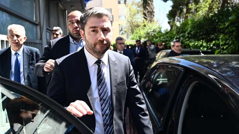 Νέα εξέλιξη στις υποκλοπές: Ανδρουλάκης και Κουκάκης μήνυσαν τον &quot;κρεοπώλη&quot; που πλήρωσε τα μολυσμένα SMS με Predator