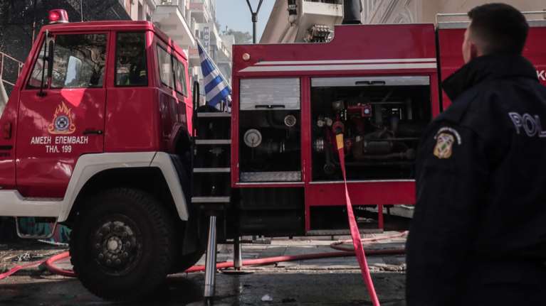 Φωτιά σε διαμέρισμα στη Θεσσαλονίκη: Ηλικιωμένη υπέστη ελαφρά εγκαύματα
