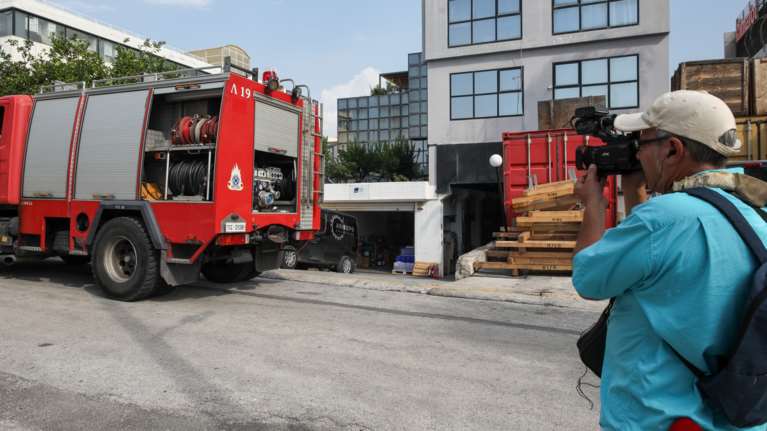 Εκρηξη σε συνεργείο σκαφών στον Αλιμο - Τρεις τραυματίες [εικόνες]