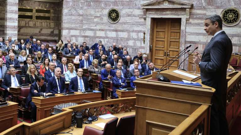 Το φρένο Μητσοτάκη στη "δελφινολογία" και το μήνυμα στους υπουργούς για τα "προσωπικά βασίλεια" - Παράπονα από βουλευτές