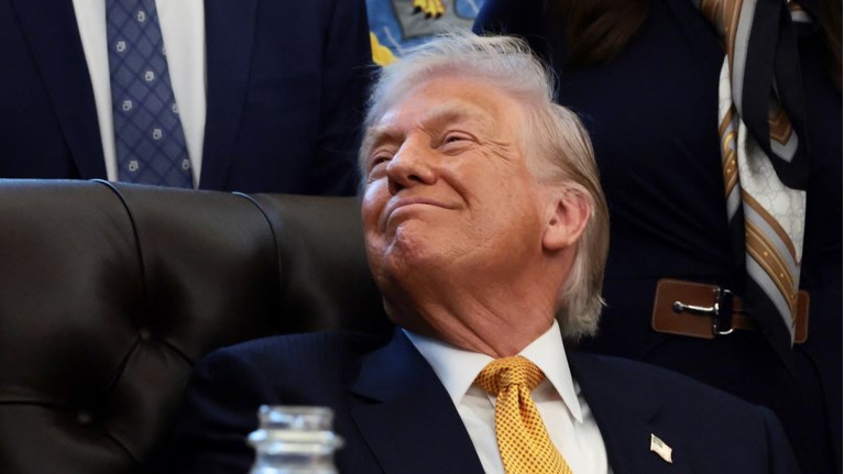 ΝΤΟΝΑΛΝΤ ΤΡΑΜΠ ΛΕΥΚΟΣ ΟΙΚΟΣ