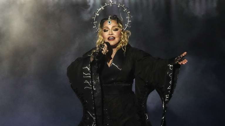 Η Madonna κάνει έκκληση στον Πάπα να πάει στη Γάζα: &quot;Είστε ο μόνος που δεν μπορεί να σας απαγορευτεί η είσοδος&quot;