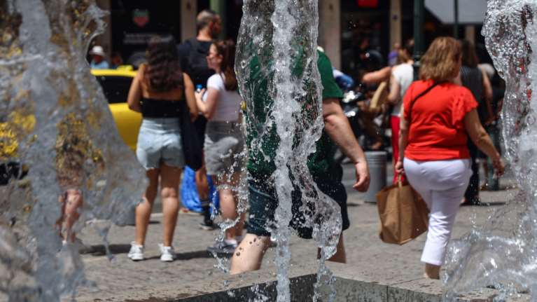Εκτακτο δελτίο από την ΕΜΥ: Ισχυρός καύσωνας με 43άρια Τετάρτη και Πέμπτη - Οι περιοχές που θα &quot;ψηθούν&quot;