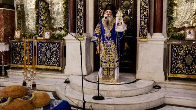 Ο Μητροπολίτης Πειραιώς Σεραφείμ θέτει εκτός Εκκλησίας όσους βουλευτές ψήφισαν το νομοσχέδιο για τα ομόφυλα ζευγάρια