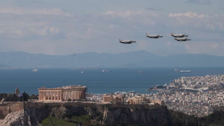 Δοκιμαστικές πτήσεις πολεμικών αεροσκαφών και ελικοπτέρων σήμερα, για την 25η Μαρτίου