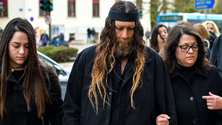 &quot;Δεν είναι αυτόχειρας, τον δολοφόνησαν&quot;: Συγκλονίζει ο πατέρας του Βαγγέλη Γιακουμάκη 8 χρόνια μετά τον θάνατό του