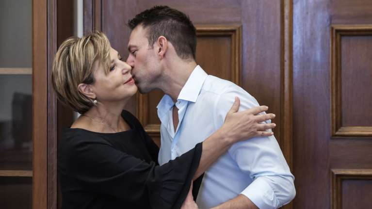 Ξαναβγήκαν τα μαχαίρια στον ΣΥΡΙΖΑ για το αν θα ξαναψηφίσουν για πρόεδρο - Οι υπέρ και οι κατά