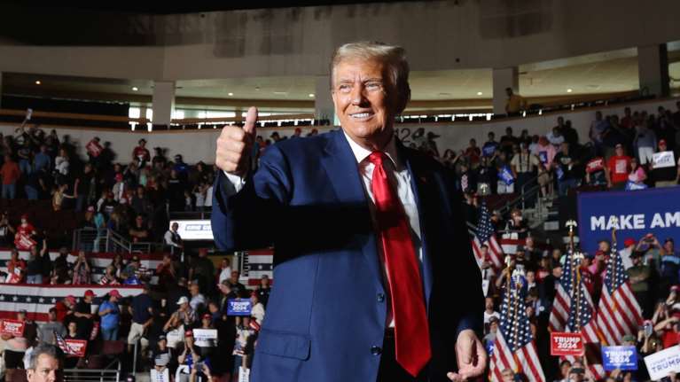 Ντόναλντ Τραμπ: Δικαστήριο του απαγορεύει να είναι ξανά υποψήφιος Πρόεδρος, με ξεχασμένη ρήτρα της εποχής του Εμφυλίου- Για τους Νότιους