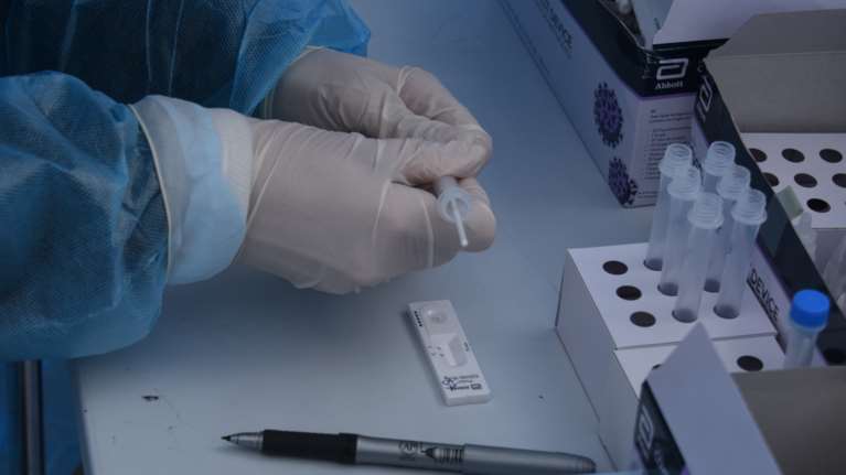 Πότε το μοριακό τεστ για κορονοϊό μπορεί να βγει ψευδώς αρνητικό