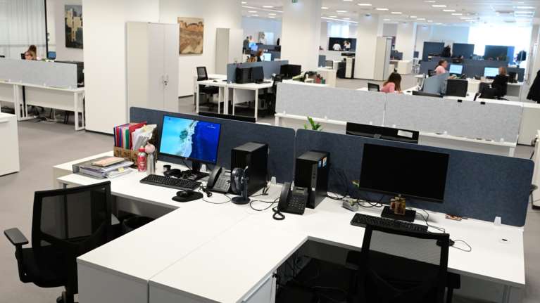 Εφορία: Ξεκίνησε η επιχείρηση Σοκ και ΔΕΟΣ - Φύλλο και φτερό ακίνητα, καταθέσεις και θυρίδες