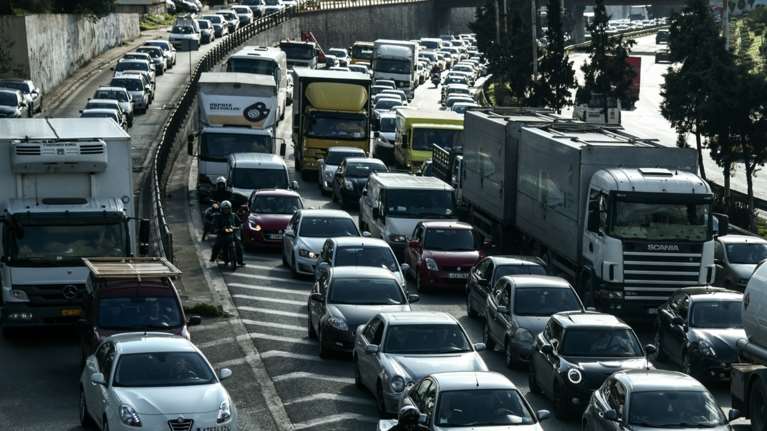 Τροχαίο στην Αττική οδό: Μποτιλιάρισμα και καθυστερήσεις - Πού έχει κίνηση