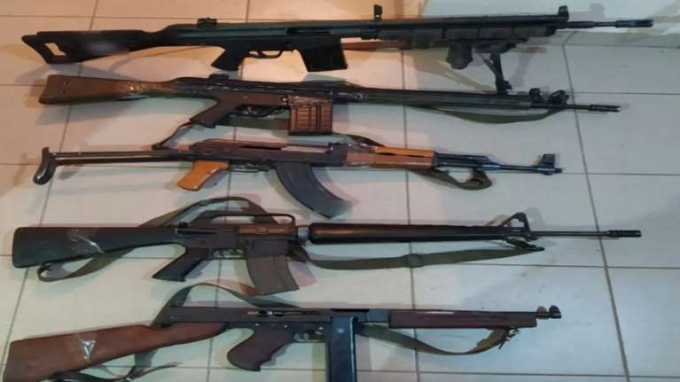 Φλώρινα: Συνελήφθη ζευγάρι με 29 όπλα, 72 κιλά πυρίτιδα και χιλιάδες σφαίρες - Ερευνα από ΕΥΠ και αντιτρομοκρατική