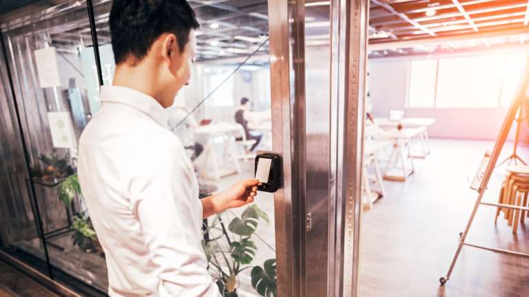 Ψηφιακή Κάρτα εργασίας: Πώς θα λειτουργεί - Τι αλλάζει για εργαζόμενους και εργοδότες