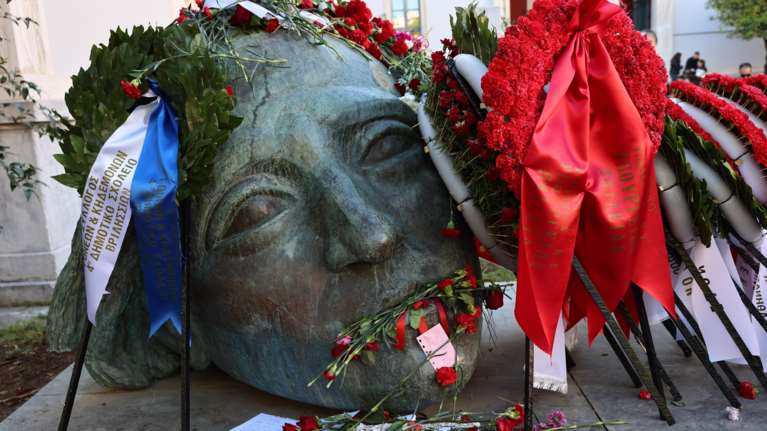 52η επέτειος Πολυτεχνείου: Επί ποδός 5.000 αστυνομικοί, κλειστοί δρόμοι και Μετρό - Κορυφώνονται οι εκδηλώσεις μνήμης