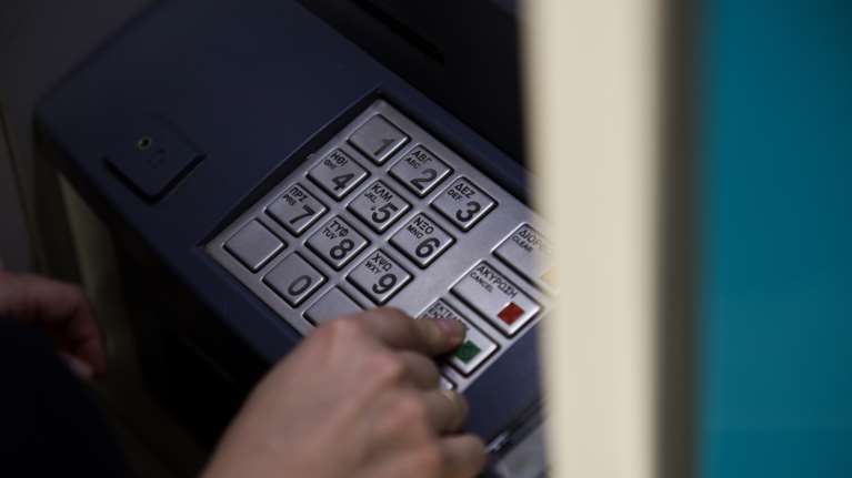 Ο &quot;χάρτης&quot; των πληρωμών από e-ΕΦΚΑ και ΔΥΠΑ έως τις 23 Μαΐου - Οι ημερομηνίες