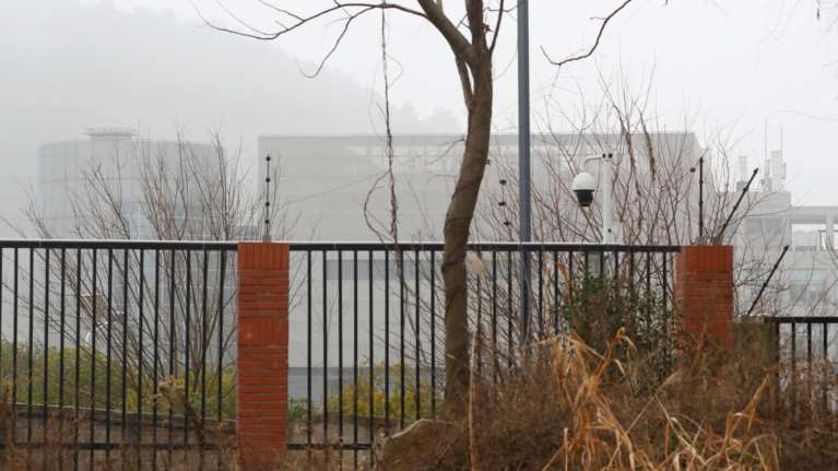 Μπορεί ο κορονοϊός να ξέφυγε από εργαστήριο;- Οι ΗΠΑ δεν το αποκλείουν, έξαλλοι οι Κινέζοι το διαψεύδουν