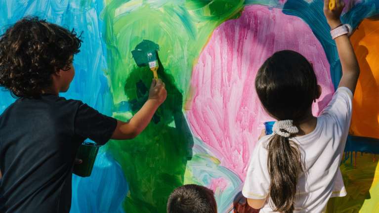 Cycladic Kids Festival: Το πιο δημιουργικό και συναρπαστικό Σαββατοκύριακο για τα παιδιά με τη συμμετοχή της Βίκος Α.Ε.