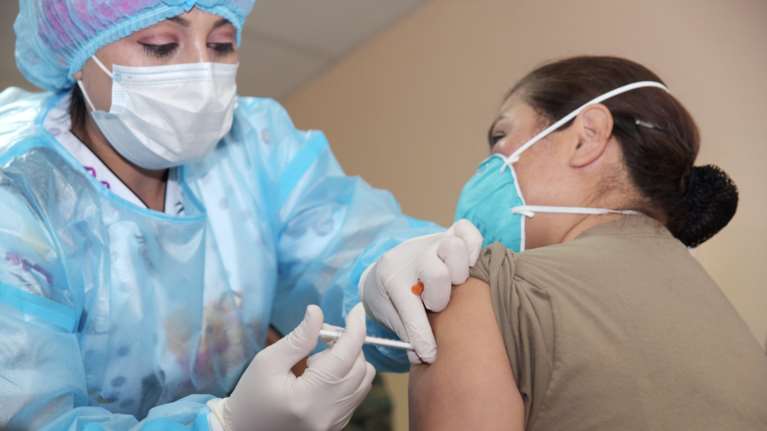 Στην 5η θέση η Ελλάδα στην &quot;κούρσα&quot; των εμβολιασμών - 120.000 ραντεβού για την πρώτη εβδομάδα του Φεβρουαρίου