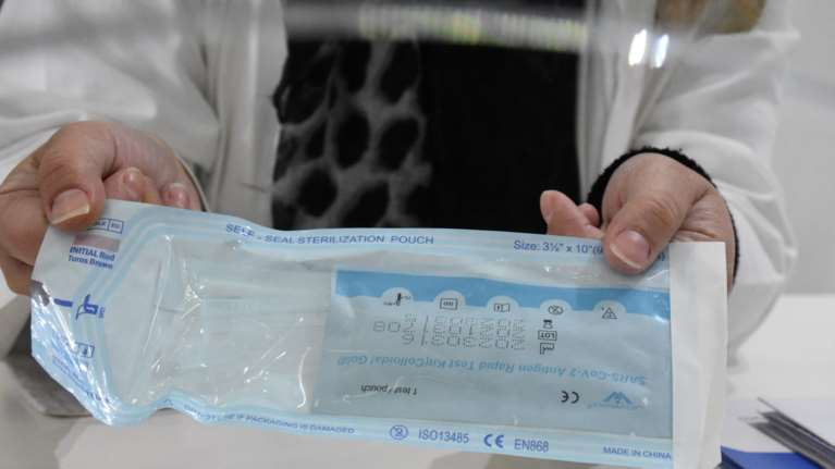 Θεσσαλονίκη: Ξανά στα φαρμακεία από σήμερα τα self test