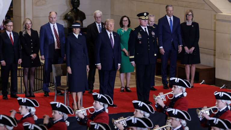 Όλα τα σημεία της &quot;χρυσής εποχής&quot; που υποσχέθηκε ο Ντόναλντ Τραμπ