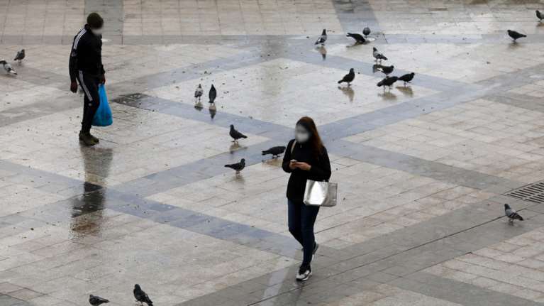 Κορονοϊός: Πέντε αντί για δέκα μέρες η καραντίνα για τους ασυμπτωματικούς - Οι αλλαγές στο πρωτόκολλο