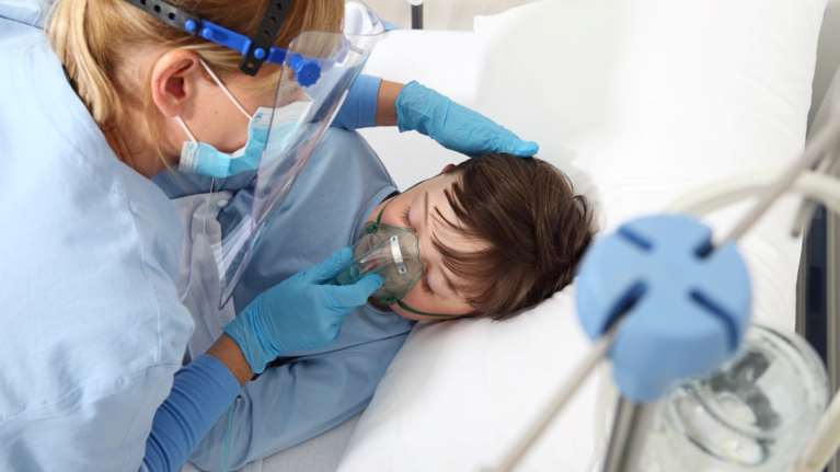 Οξεία ηπατίτιδα σε παιδιά: Κατά 99% βρίσκεται ήδη στην Ελλάδα λέει ο Μαγιορκίνης - Το πιο ανησυχητικό σύμπτωμα