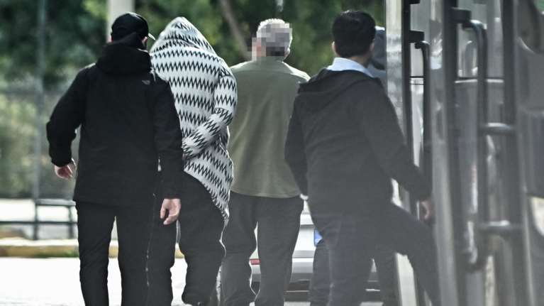 Γιος γνωστής αστρολόγου εμφανιζόταν ως υπάλληλος σε εταιρεία του κυκλώματος που πουλούσε προστασία σε οίκους ανοχής