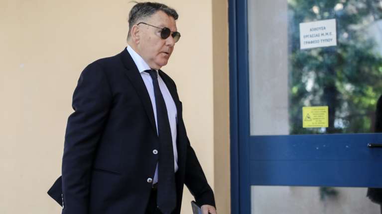 Ο Κούγιας πήγε στα μπουζούκια κι ανέβηκε στην πίστα: "Χόρεψα ένα γνήσιο ζεϊμπέκικο, όχι τη Λίμνη των Κύκνων" [βίντεο]