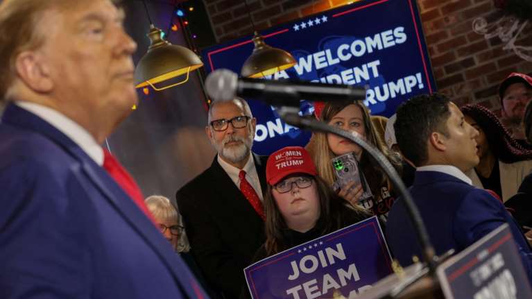 ΗΠΑ: Με πολικό ψύχος οι προκριματικές εκλογές των Ρεπουμπλικανών στην Αιόβα - &quot;Αξίζει ακόμη και αν πεθάνετε&quot;, λέει ο Τραμπ