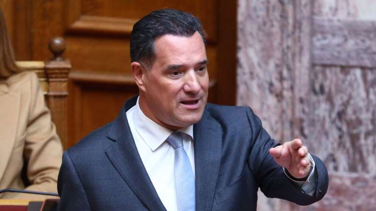 Αδωνις σε Ζωή: Δεν βρίσκετε και εσείς λίγη από την &quot;γενναιότητα&quot; του Καραναστάση, να ηρεμήσει το Κοινοβούλιο;