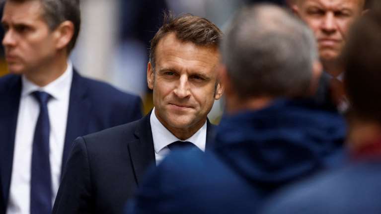 Γαλλία: Ο Μακρόν θα λάβει τις αναγκαίες αποφάσεις μετά την διαμόρφωση της πλήρους εικόνας των εκλογικών αποτελεσμάτων