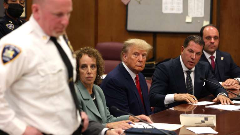 Ντόναλντ Τραμπ: &quot;Υπονόμευση της ακεραιότητας των εκλογών του 2016&quot; -  Αυτό είναι το κατηγορητήριο, αθώος δηλώνει ο ίδιος