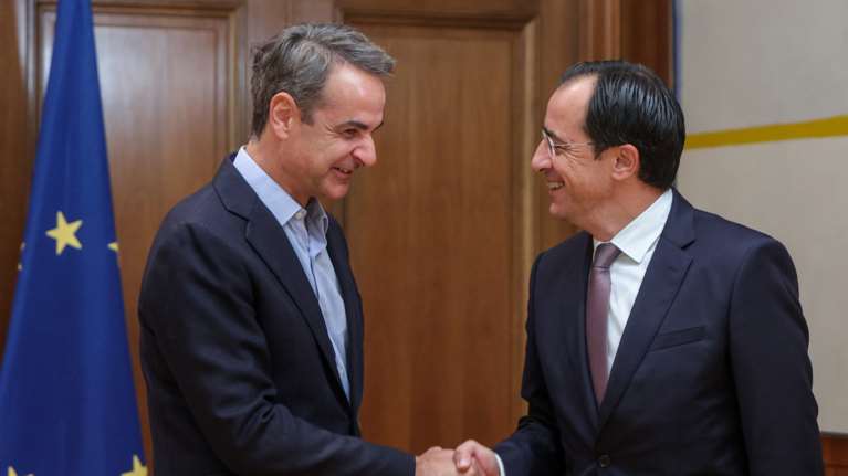 Τηλεφωνική επικοινωνία Μητσοτάκη με Χριστοδουλίδη - Στην Αθήνα στις 13 Μαρτίου ο νέος Κύπριος Πρόεδρος