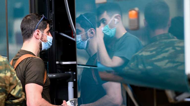 Γέμισαν τα ΚΤΕΛ του Κηφισού - Με το 50% των επιβατών τα δρομολόγια των λεωφορείων [εικόνες]