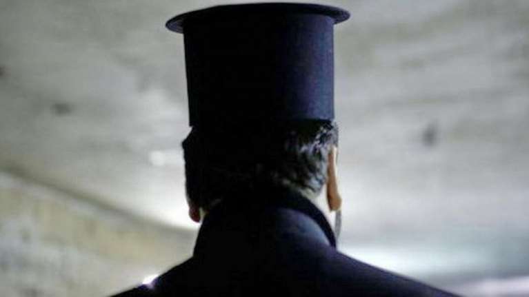 Επεισοδιακός γάμος στην Παιανία: &quot;Αναγνώρισε το σφάλμα της και μπήκε κάτω από το πετραχήλι&quot;, λέει για την κουμπάρα ο ιερέας