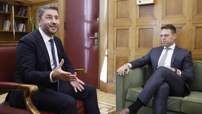 Δημοσκόπηση Pulse: Νέα κατρακύλα του ΣΥΡΙΖΑ, χάνει 2,5% σε 20 μέρες - Δεύτερο κόμμα το ΠΑΣΟΚ με 15%