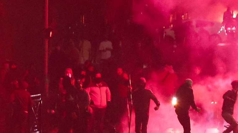 Χάος στη Γαλλία από τα ανεξέλεγκτα επεισόδια: Νεκρός 19χρονος - Έπεσε από στέγη όταν ξέσπασαν ταραχές σε σούπερ μάρκετ